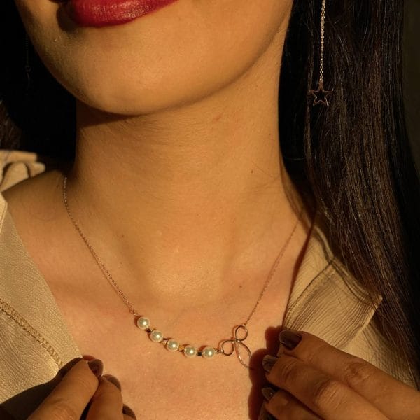 گردنبند گوی و پاپیون